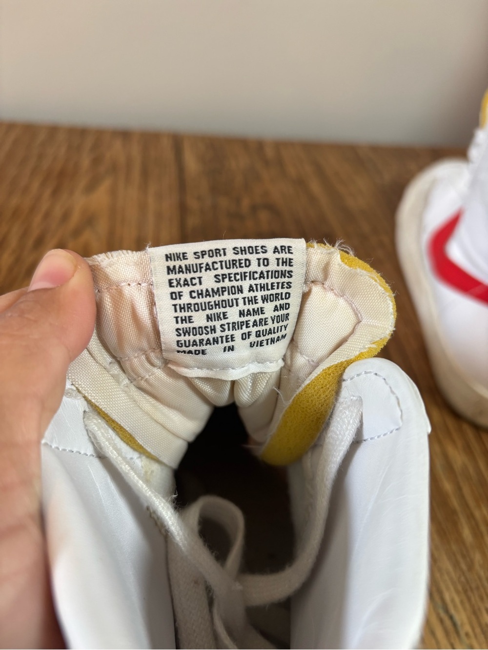 Nike Blazer Mid 77 Vintage Red swoosh - Picture 6 of 7